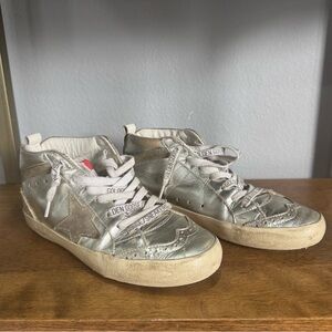 Women's Mid Star in silver laminated leather with dove gray star